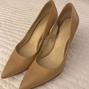 Nine West nude high heel pumps